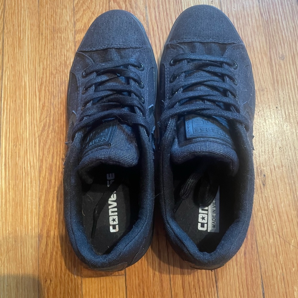 Converse one star shoes. Size 6 mens fits women 8.5.